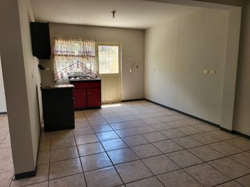 - SE VENDE CASA EN COL. ZONA CENTRO EN CD. CUAUHTEMOC, CHIH