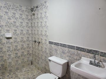 - SE VENDE CASA EN COL. ZONA CENTRO EN CD. CUAUHTEMOC, CHIH