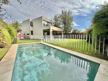 Peñalolen.Álvaro Casanova. Estilo Mediterranea en condominio.