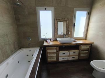 VENTA CASA SAN SEBASTIAN 5 AMB CON DEPENDENCIAS
