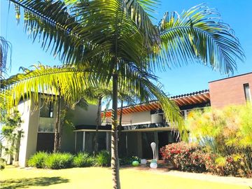 Venta Finca Luxury en Rionegro El Tablazo | Amoblada y con 2 caballos