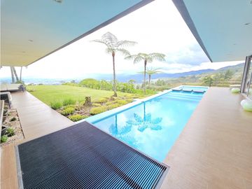 Venta Finca Luxury en Rionegro El Tablazo | Amoblada y con 2 caballos