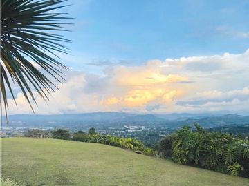 Venta Finca Luxury en Rionegro El Tablazo | Amoblada y con 2 caballos
