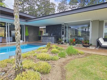 Venta Finca Luxury en Rionegro El Tablazo | Amoblada y con 2 caballos