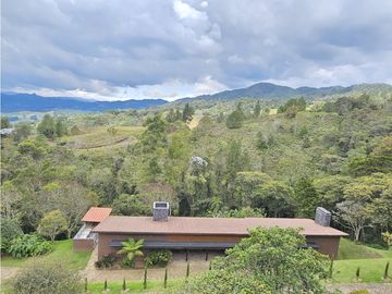 Venta Finca Luxury en Rionegro El Tablazo | Amoblada y con 2 caballos