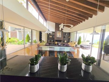 Venta Finca Luxury en Rionegro El Tablazo | Amoblada y con 2 caballos
