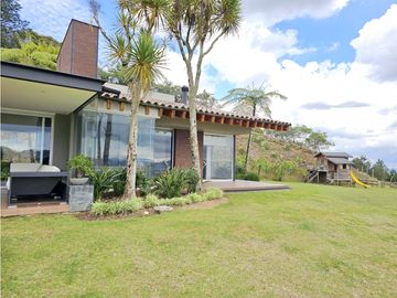 Venta Finca Luxury en Rionegro El Tablazo | Amoblada y con 2 caballos