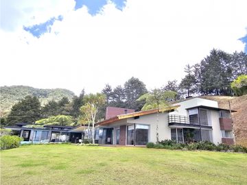 Venta Finca Luxury en Rionegro El Tablazo | Amoblada y con 2 caballos