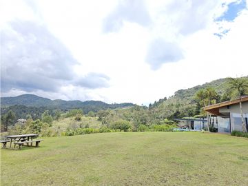 Venta Finca Luxury en Rionegro El Tablazo | Amoblada y con 2 caballos