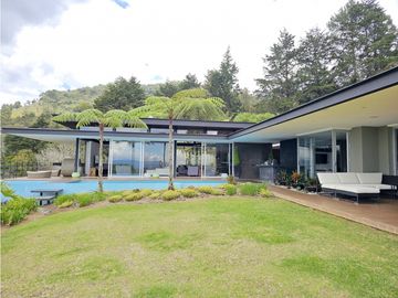 Venta Finca Luxury en Rionegro El Tablazo | Amoblada y con 2 caballos
