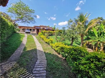 SE VENDE FINCA CAMPESTRE POR ALCALA VALLE