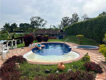 SE VENDE FINCA CAMPESTRE POR ALCALA VALLE