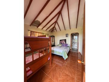 SE VENDE FINCA CAMPESTRE POR ALCALA VALLE