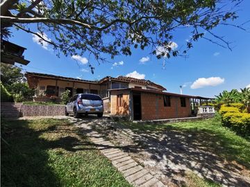 SE VENDE FINCA CAMPESTRE POR ALCALA VALLE