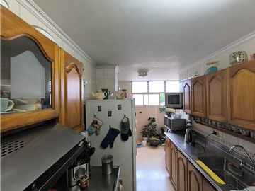Apartamento en venta, Laureles, Cerca la iglesia santa teresita.