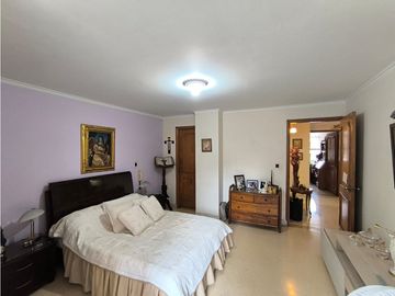 Apartamento en venta, Laureles, Cerca la iglesia santa teresita.
