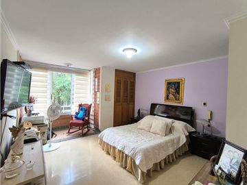 Apartamento en venta, Laureles, Cerca la iglesia santa teresita.