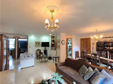 Apartamento en venta, Laureles, Cerca la iglesia santa teresita.