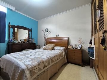 Apartamento en venta, Laureles, Cerca la iglesia santa teresita.