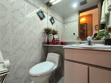 Apartamento en venta, Laureles, Cerca la iglesia santa teresita.