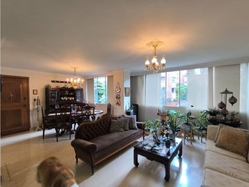 Apartamento en venta, Laureles, Cerca la iglesia santa teresita.