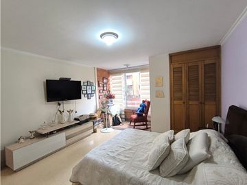 Apartamento en venta, Laureles, Cerca la iglesia santa teresita.