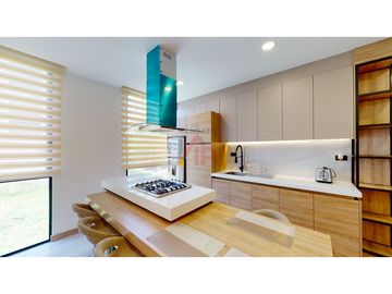 SUITE EN VENTA LOS PINOS CUENCA