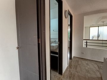 Vendo Casa De Dos Plantas En Conjunto Residencial La Herrería 5, Hacienda El Castillo