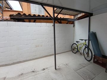 Vendo Casa De Dos Plantas En Conjunto Residencial La Herrería 5, Hacienda El Castillo