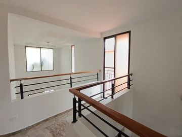 Vendo Casa De Dos Plantas En Conjunto Residencial La Herrería 5, Hacienda El Castillo