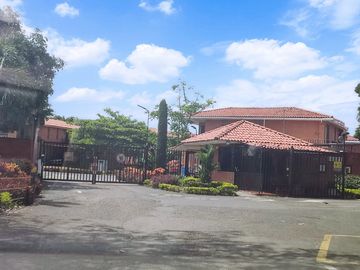 Vendo Casa De Dos Plantas En Conjunto Residencial La Herrería 5, Hacienda El Castillo