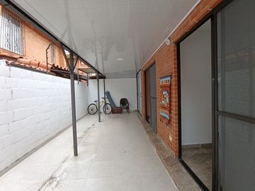 Vendo Casa De Dos Plantas En Conjunto Residencial La Herrería 5, Hacienda El Castillo