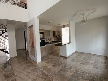 Vendo Casa De Dos Plantas En Conjunto Residencial La Herrería 5, Hacienda El Castillo