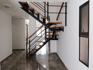 Vendo Casa De Dos Plantas En Conjunto Residencial La Herrería 5, Hacienda El Castillo