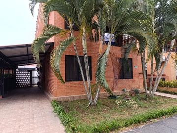 Vendo Casa De Dos Plantas En Conjunto Residencial La Herrería 5, Hacienda El Castillo