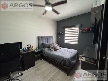 CASA EN VENTA EN LOMAS DEL VERGEL