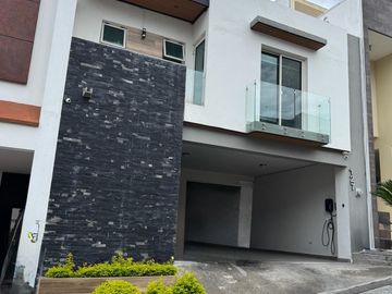 CASA EN VENTA EN LOMAS DEL VERGEL