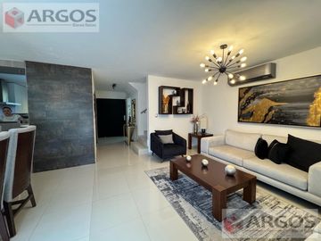 CASA EN VENTA EN LOMAS DEL VERGEL