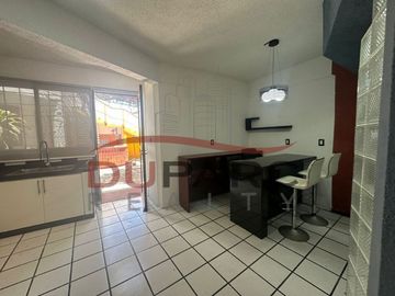 Casa en Venta, en Col Fco I Madero.
