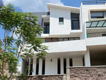 Casa en fraccionamiento en venta Lomalta Tres Marías, Morelia, Michoacán, México