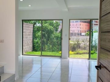 CASA CAÑADAS DEL BOSQUE, Tres Marías, zona de hospitales.