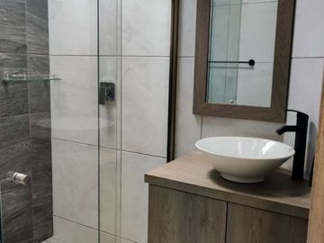 CASA CAÑADAS DEL BOSQUE, Tres Marías, zona de hospitales.