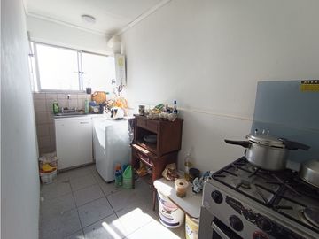 Vende Departamento  en El Raulí, Miraflores Alto (Para Remodelar)
