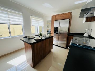 En venta casa en condominio Real de Segovia, Huejotzingo, Puebla.
