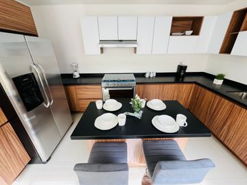 En venta casa en condominio Real de Segovia, Huejotzingo, Puebla.