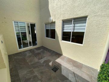 En venta casa en condominio Real de Segovia, Huejotzingo, Puebla.