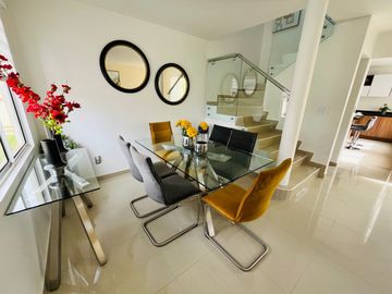 En venta casa en condominio Real de Segovia, Huejotzingo, Puebla.