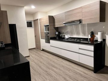 PENTHOUSE EN VENTA EN TORRE ARTEMA, ZONA ANGELÓPOLIS