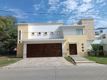 Casa exclusiva de 456 m² en La Riviera, Piura