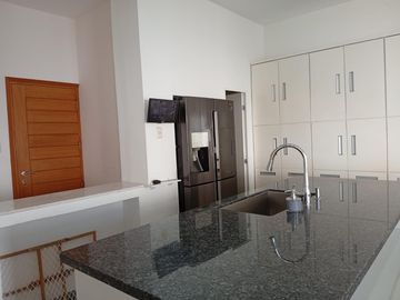 Casa exclusiva de 456 m² en La Riviera, Piura